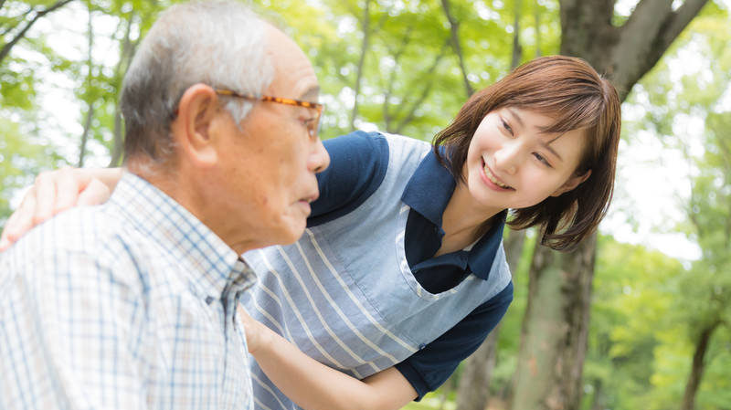 介護のストレスが激減！「ラクーン」で毎朝の靴履きが楽になる理由